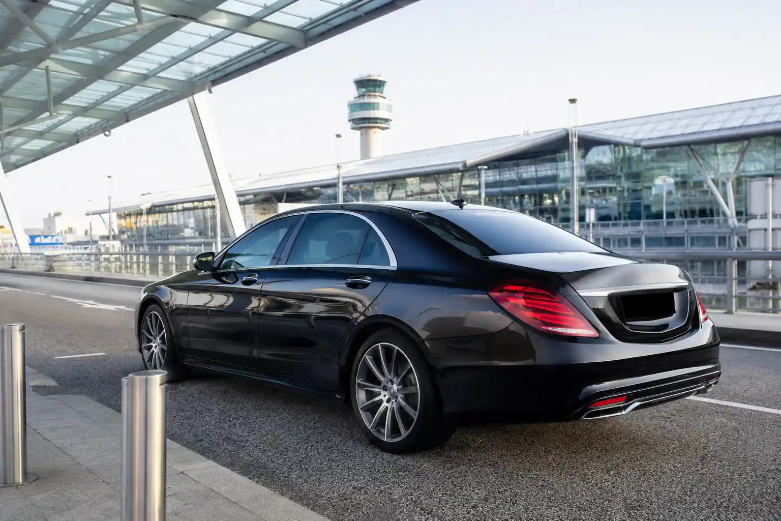 Véhicule premium à l’aéroport
